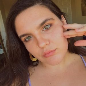 Meet your Posher, Leilah